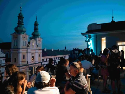 Dernisáž letních výstav –⁠⁠⁠⁠⁠⁠ Moonlight on My Boat & Navigace narvala ~ Jan Pražan, Erik Sikora