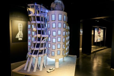 Tančící dům: příběh ikonické budovy ~ Vlado Milunić, Frank O. Gehry, Eva Jiřičná